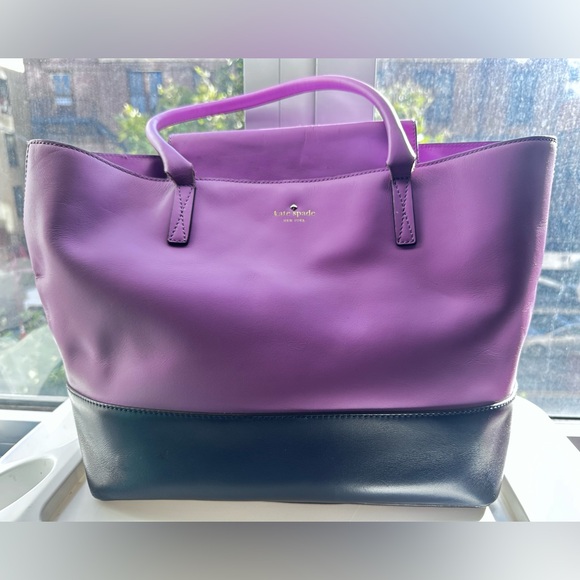 KATE SPADE NEW YORK
Textured Leather Tote Bag - Picture 5 of 10